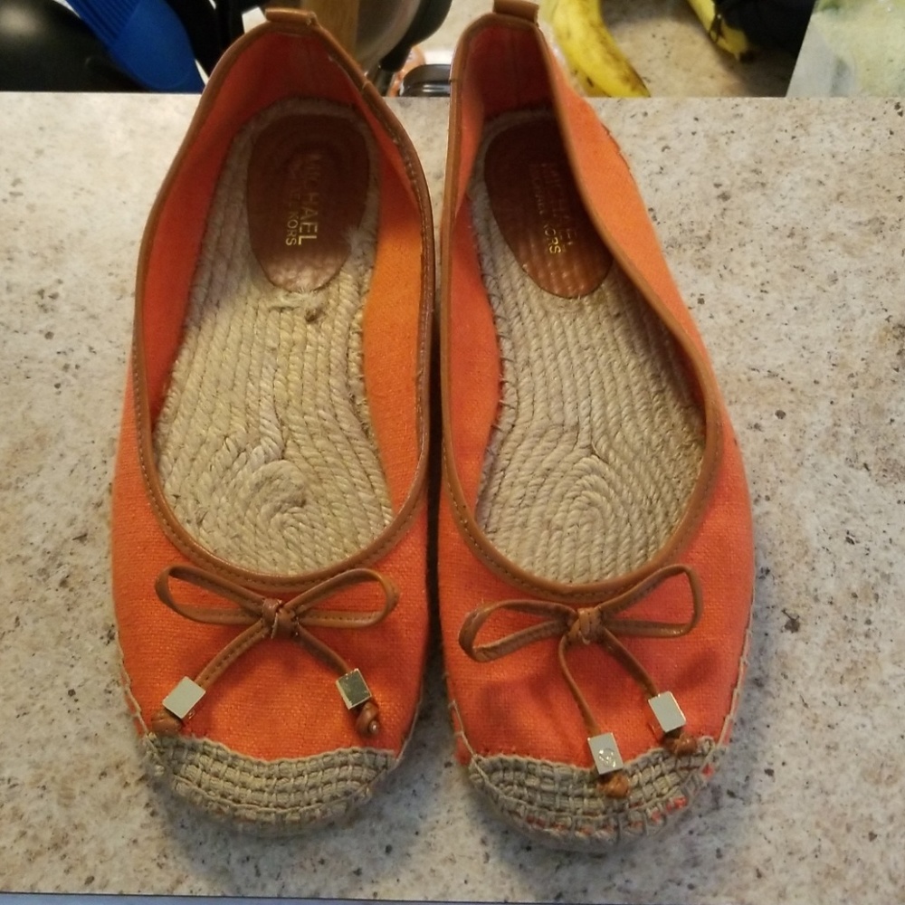 Micheal Kors Flats